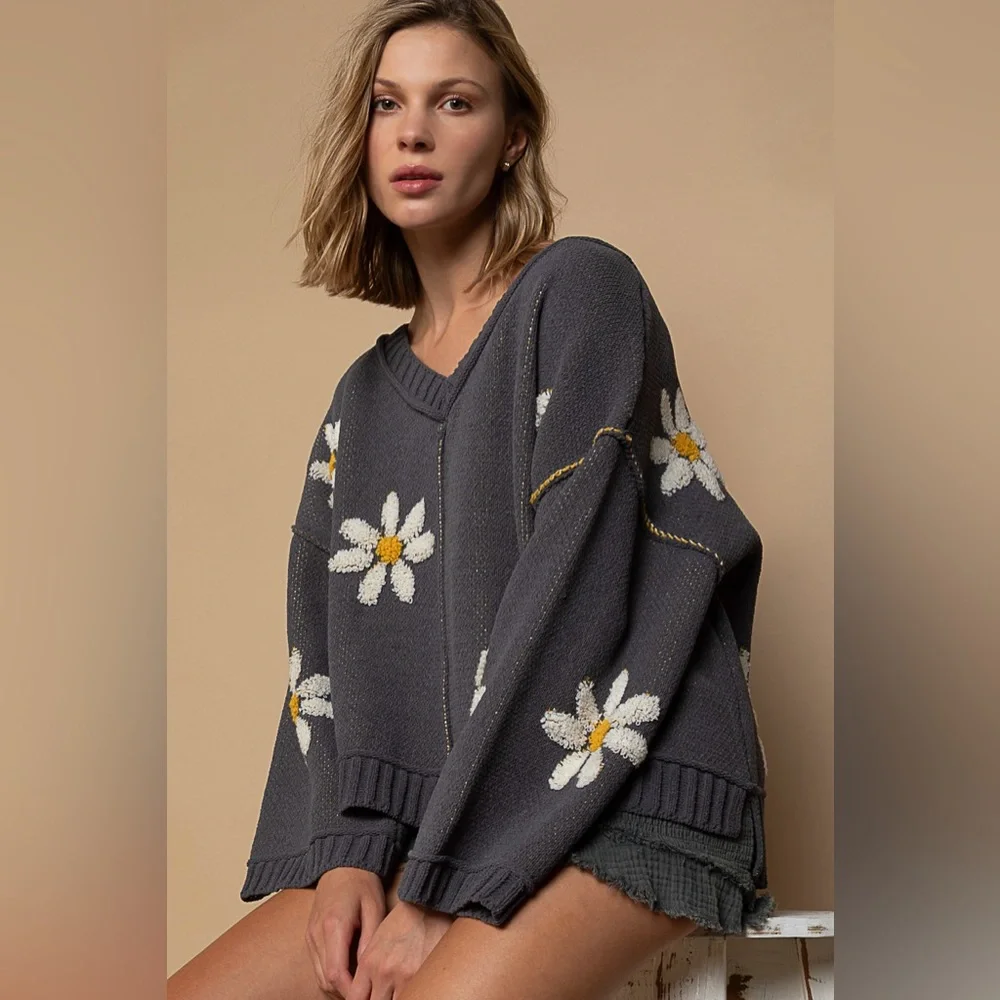 #163 New! Pol Oversized Flower Sweater Front/Back - Picture 1 of 4